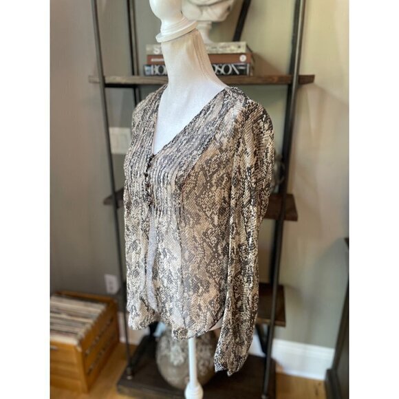 Veronica Beard Lowell Silk Snake Priht Pintuck Blouse Nude Womens Size 4 - Picture 9 of 12
